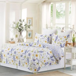 Lovely Blues Reversible Cotton Quilt Set