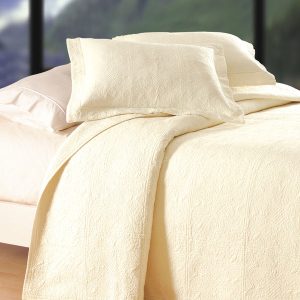 Jacqueline White Quilted Cotton Matelasse Quilt